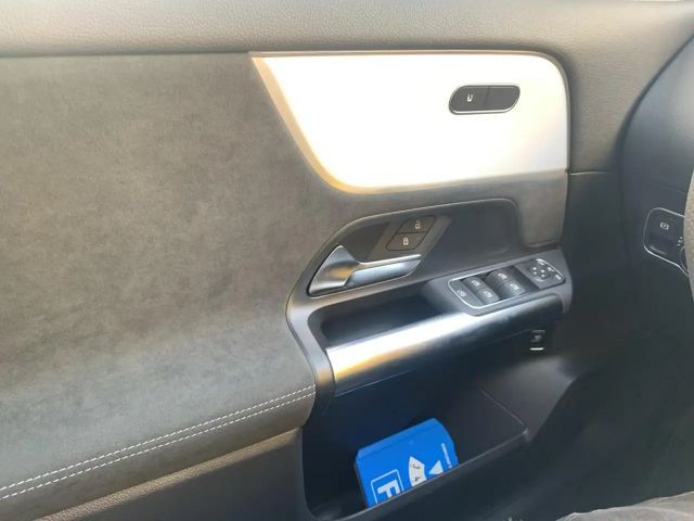 Mercedes-Benz GLA 200 AMG Line