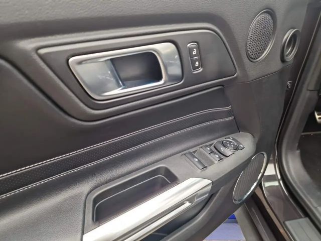 Ford Mustang Convertible GT 5.0 V8