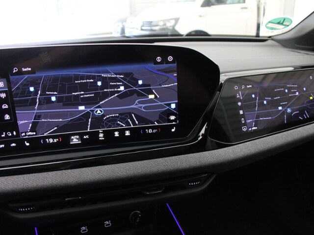 Audi A6 Avant Quattro S-Tronic