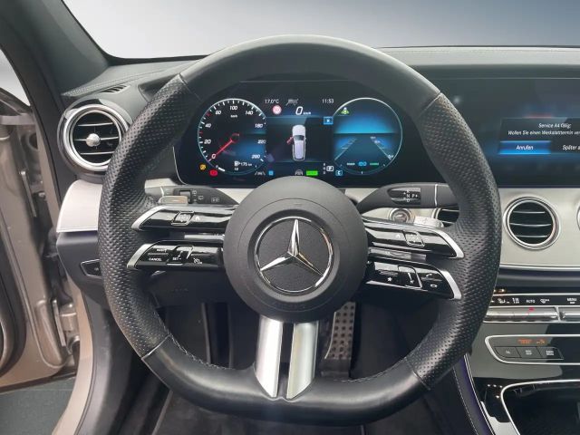 Mercedes-Benz E 220 4MATIC AMG Line