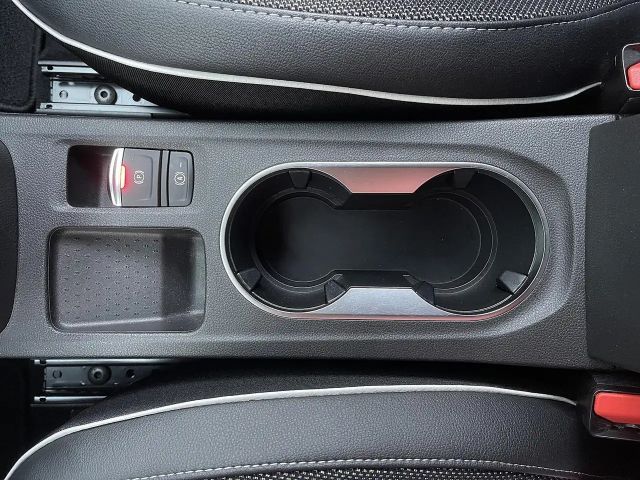 Renault Captur E-Tech EDC Intens