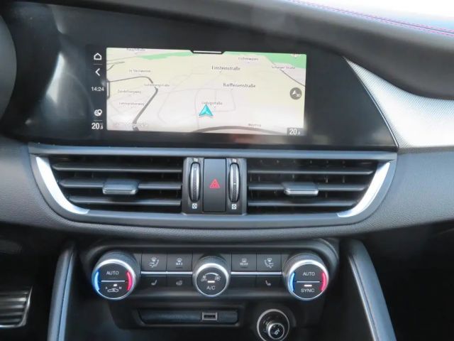 Alfa Romeo Giulia Q4