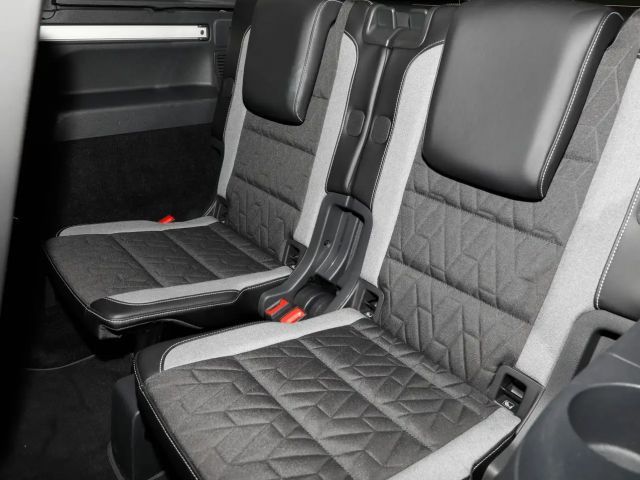 Volkswagen Touran 1.5 TSI DSG