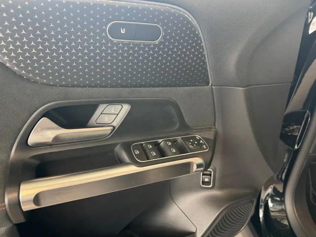 Mercedes-Benz EQB 300 4MATIC AMG Line