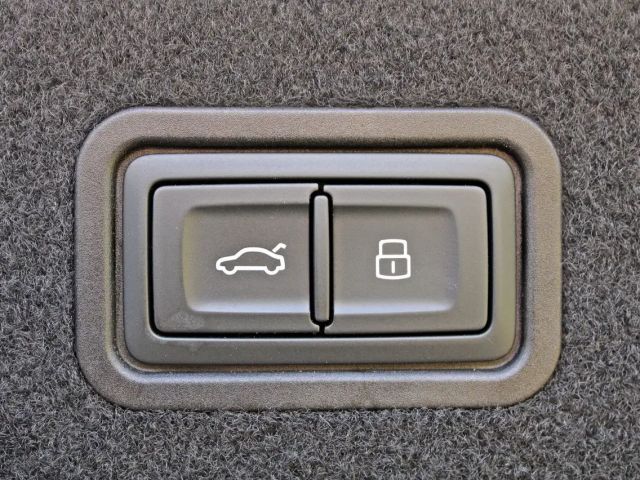 Audi A8 Quattro S-Line