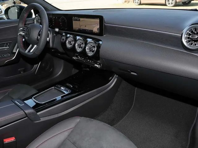 Mercedes-Benz A 200 AMG Line