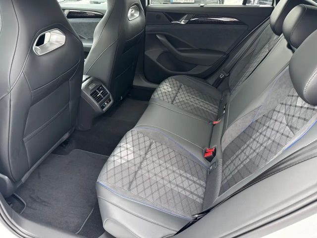 Volkswagen Passat 2.0 TDI DSG R-Line Variant