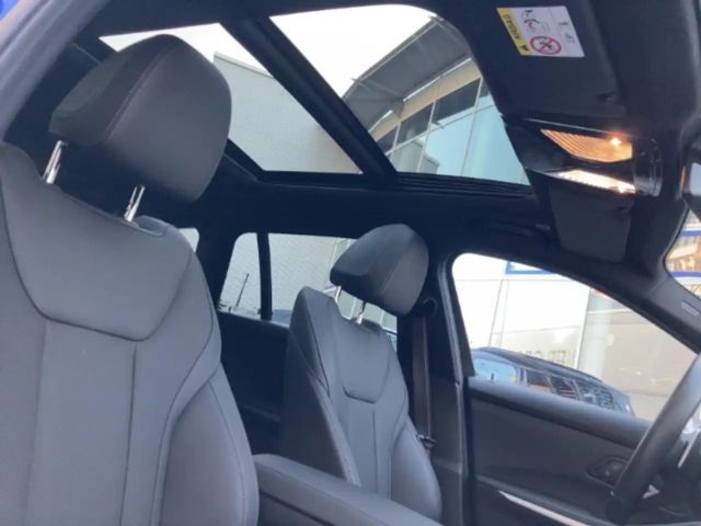 BMW 330 330e M-Sport xDrive