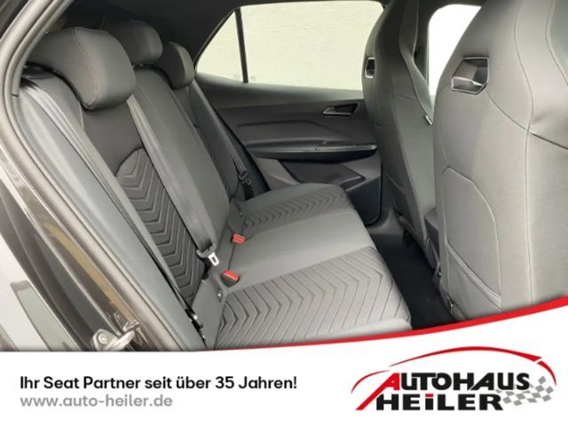 Cupra Born Navi digitales Cockp 360 Kamera LED ACC Fahrerprof