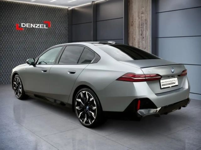 BMW i5 Sedan