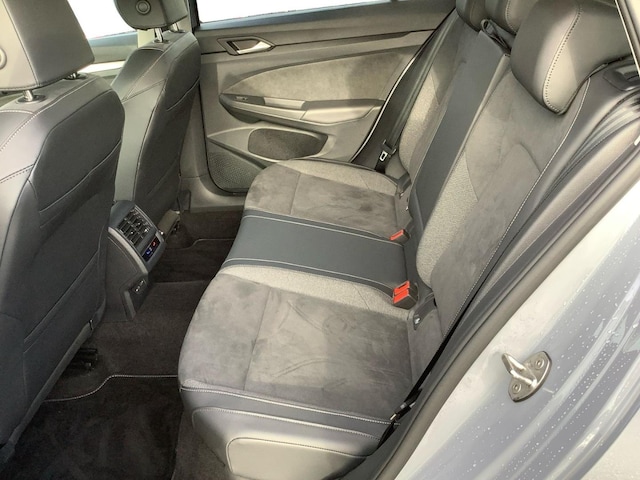 Volkswagen Golf 1.5 TSI DSG Life Variant