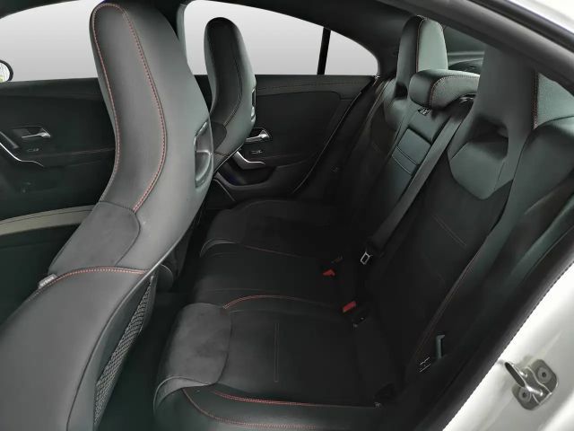 Mercedes-Benz CLA 180 AMG Line Coupé