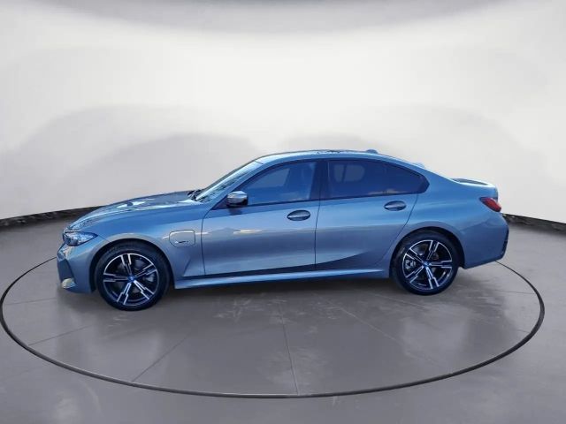 BMW 320 320e M-Sport Sedan