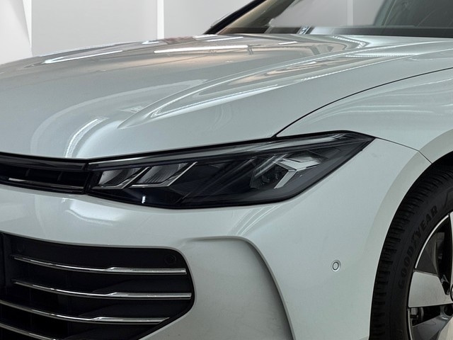 Volkswagen Passat 1.5 eTSI Business DSG Variant