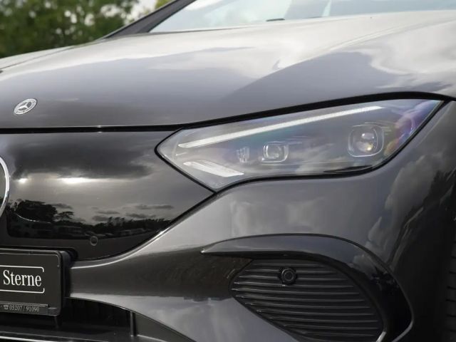 Mercedes-Benz EQE 300 Sedan