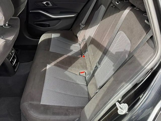 BMW 330 330i Touring xDrive