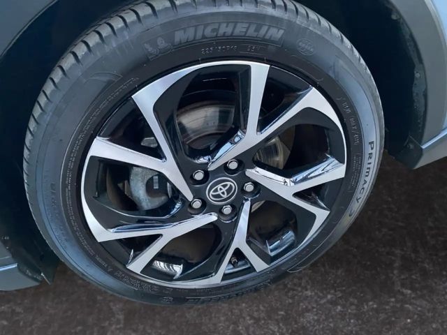 Toyota C-HR Hybride Team D