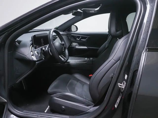 Mercedes-Benz E 220 AMG Line E 220 d Sedan