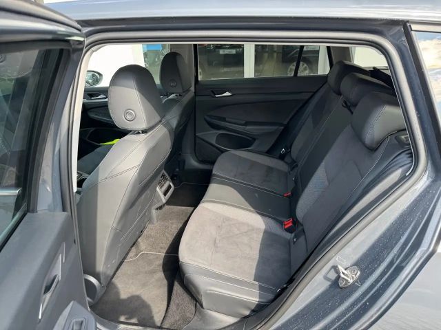 Volkswagen Golf DSG Style Variant