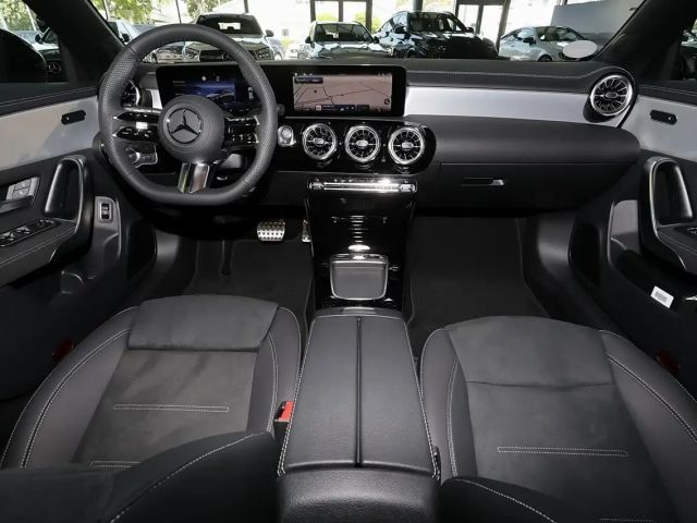 Mercedes-Benz CLA 200 AMG Line