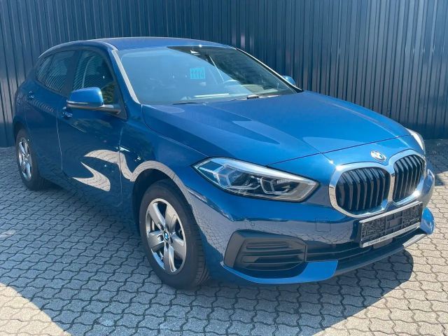 BMW 118 118i 5-deurs Sedan
