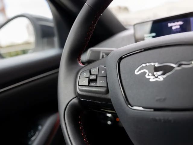 Ford Mustang Mach-E AWD Premium