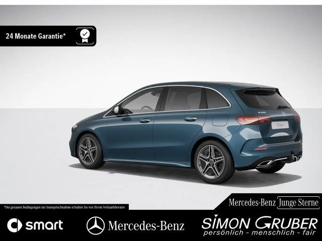 Mercedes-Benz B 200 AMG Line Sedan