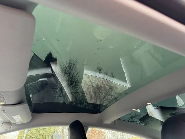 Tesla Model 3 AWD Performance