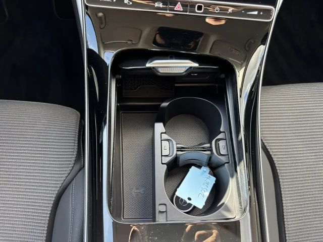 Mercedes-Benz C 200 AVANTGARDE Sedan