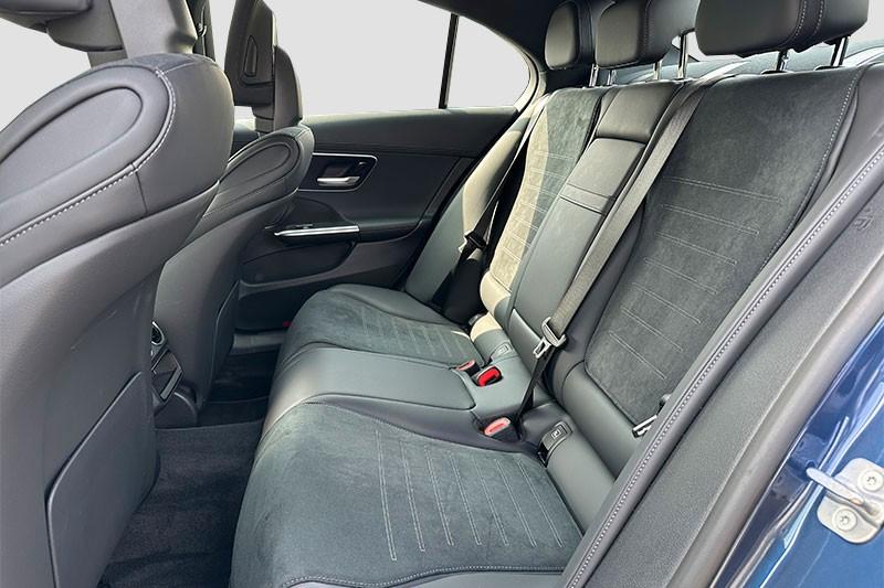 Mercedes-Benz C 220 AMG Line C 220 d Sedan