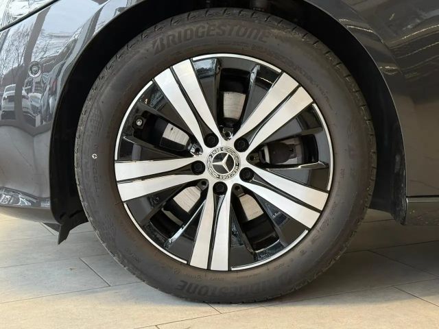 Mercedes-Benz C 180 AVANTGARDE Sedan