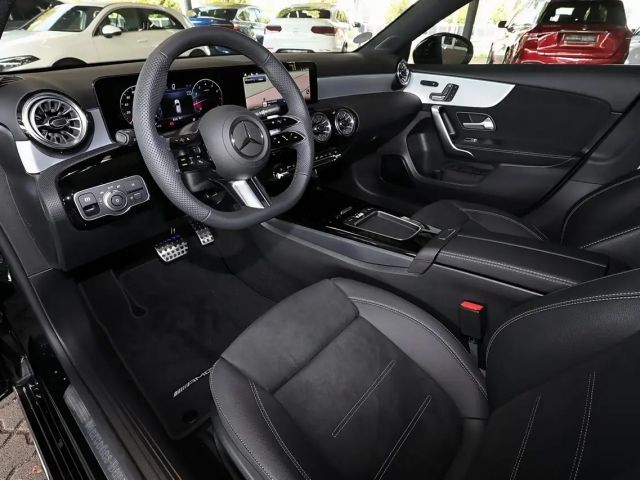 Mercedes-Benz A 250 4MATIC AMG Line