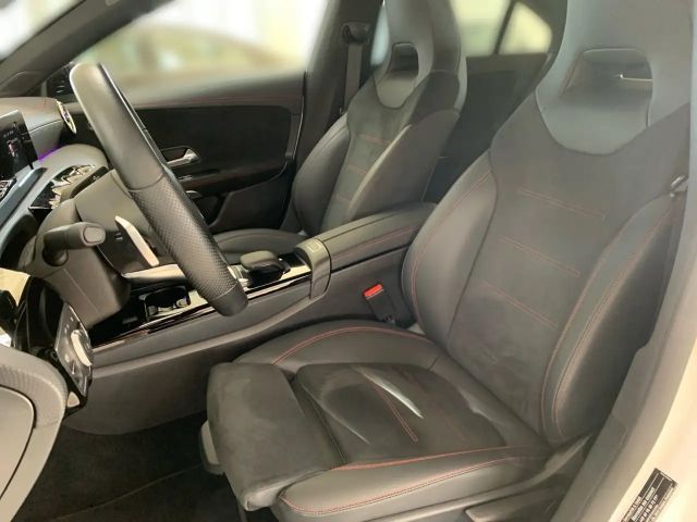 Mercedes-Benz CLA 250 AMG Line Coupé