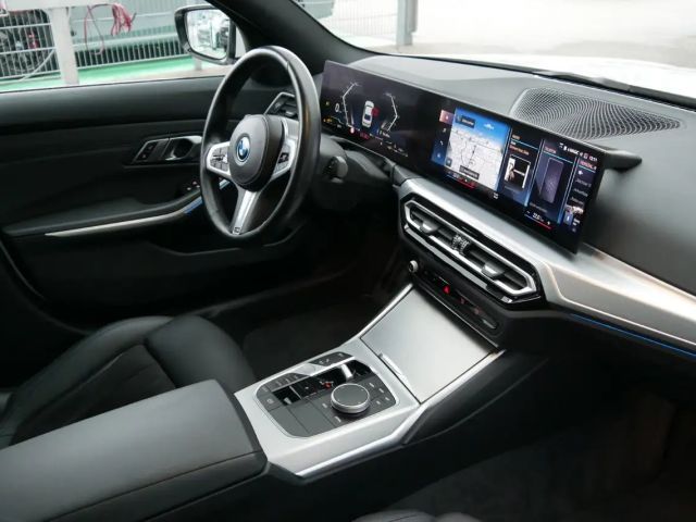 BMW 330 330e M-Sport Sedan xDrive