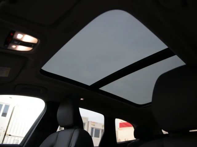 Volvo XC60 AWD Dark Plus