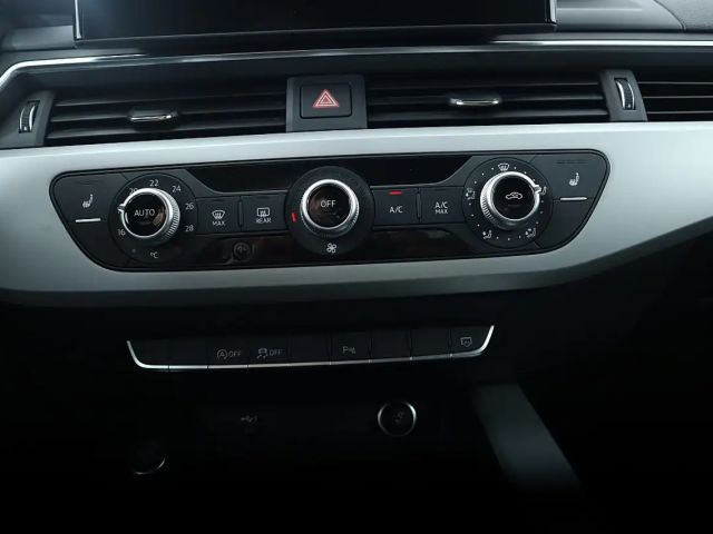 Audi A4 30 TDI Avant S-Line