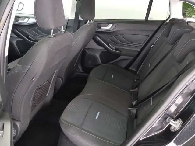 Ford Focus / Pano. / AT / AHK / Sitz-Lenkradheizung