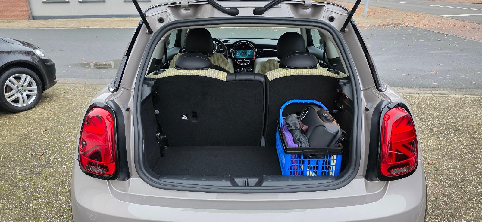 MINI Cooper Resolute Edition 1-Hand LED 2.J-Garantie