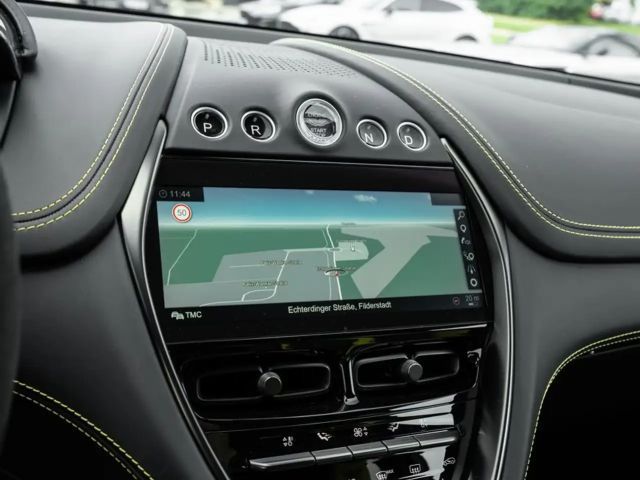 Aston Martin DBX 707