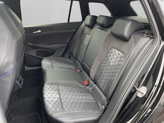 Volkswagen Golf 1.5 eTSI DSG R-Line Variant