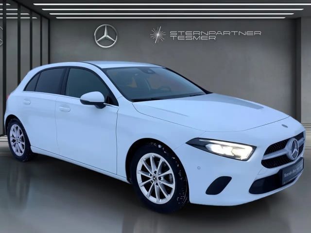 Mercedes-Benz A 160 Navi, LED, MBUX, RFK, Shz, Carplay, Ambie