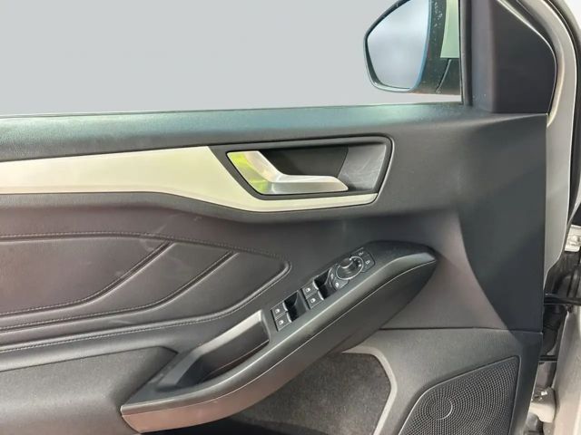 Ford Focus Cool & Connect EcoBoost Wagon