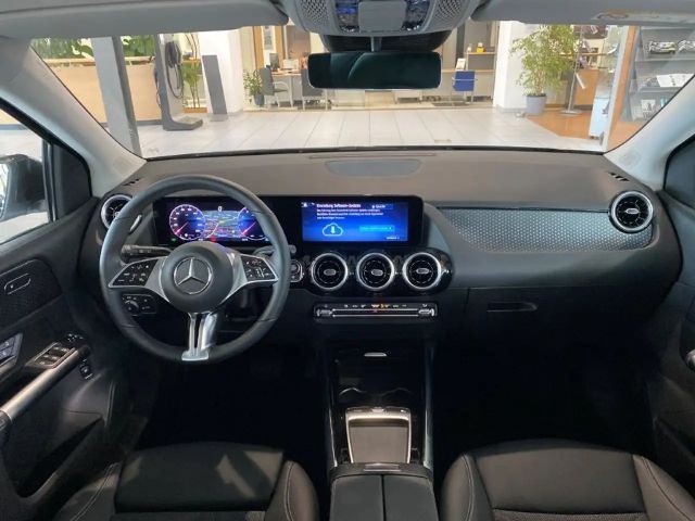 Mercedes-Benz B 200 Progressive Sedan