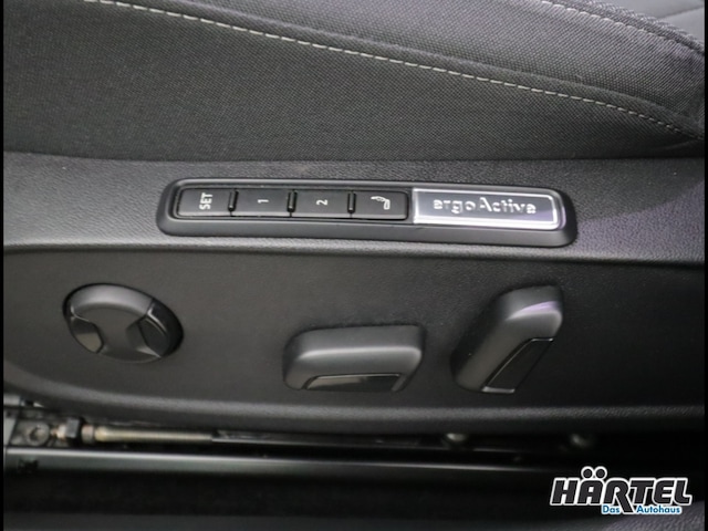 Volkswagen Golf 2.0 TDI DSG Style Variant