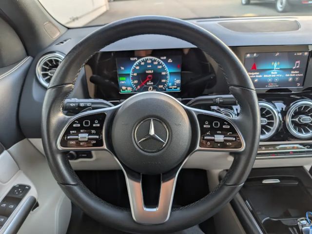 Mercedes-Benz EQA 300 4MATIC Progressive