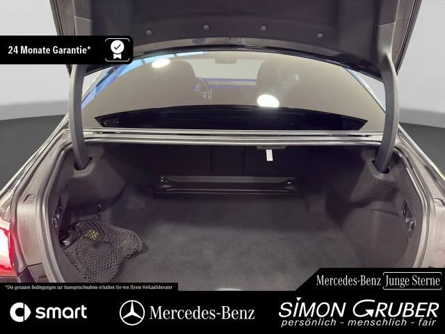 Mercedes-Benz E 220 AMG Line E 220 d Sedan