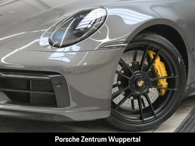 Porsche 992 4 Coupé GTS Targa