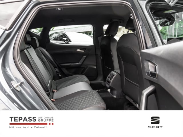 Seat Leon 1.5 eTSI Black DSG FR-lijn