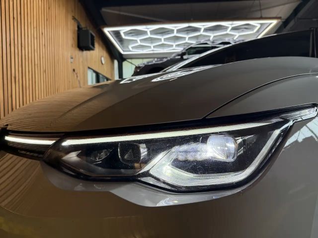 Volkswagen Golf DSG Style Variant