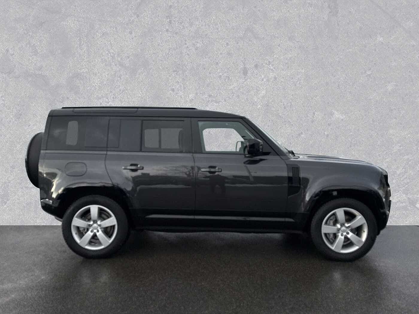 Land Rover Defender 110